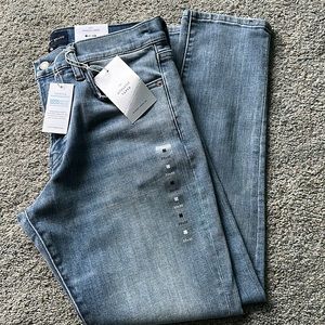NWT: MENS LUCKY BRAND JEANS